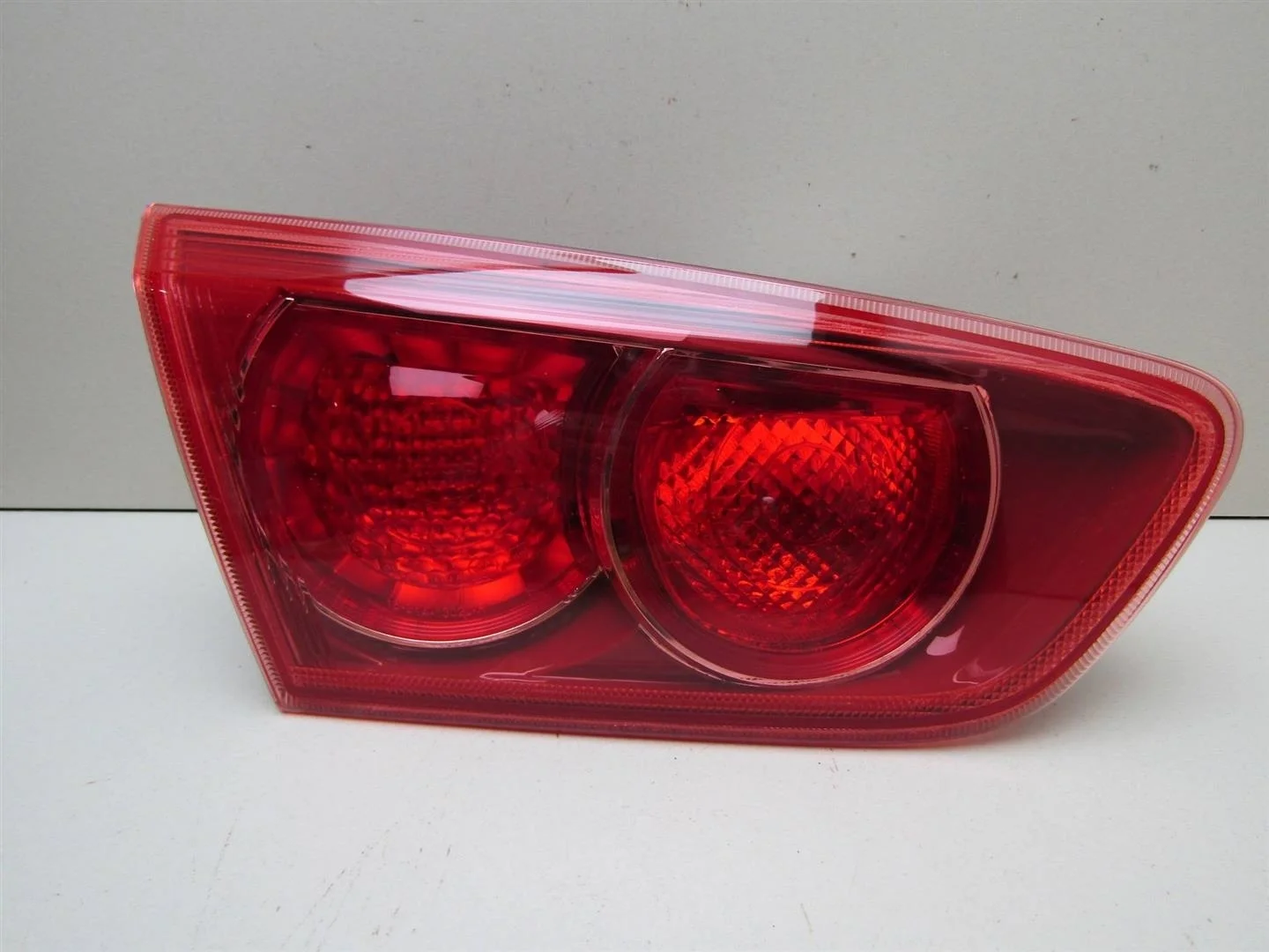 Фонарь задний внутренний левый Mitsubishi Lancer (CX, CY) 2007-нв  [8337A063]  в Вологде