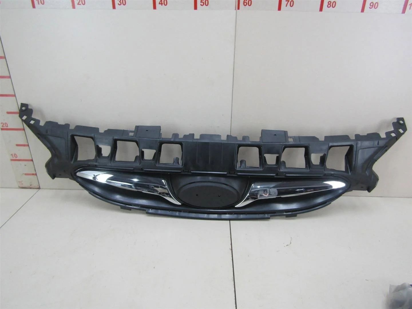 Решетка радиатора Hyundai Solaris 2010-2017  [863511R000]  в Вологде