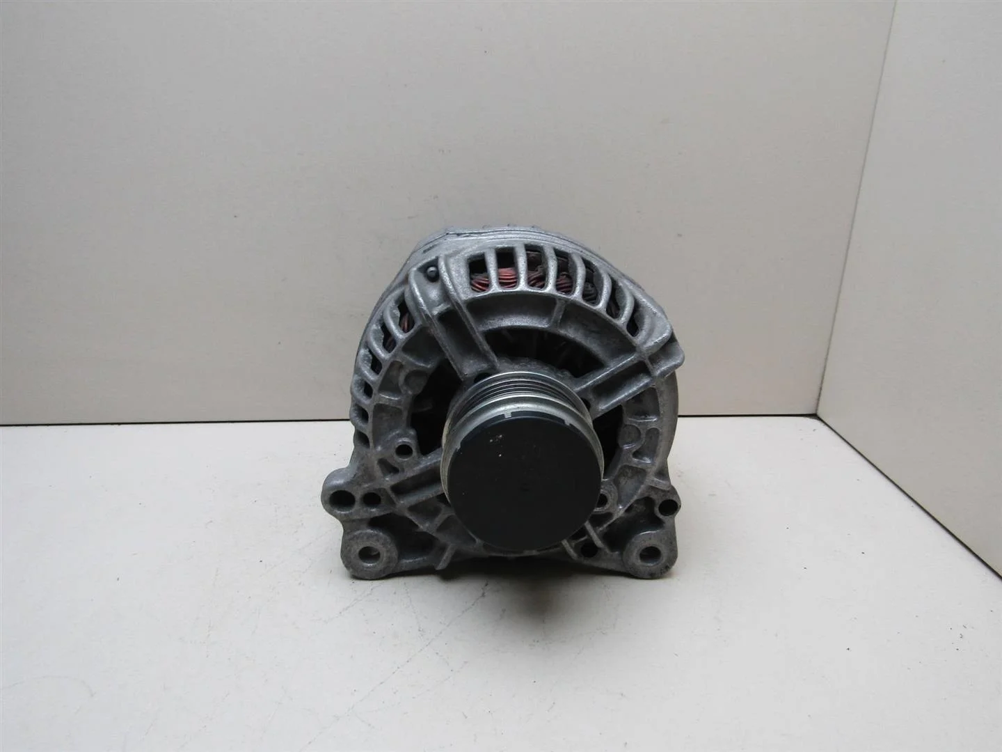 Генератор Audi A4 (B5) 1994-2002  [028903031]  1.9  в Вологде