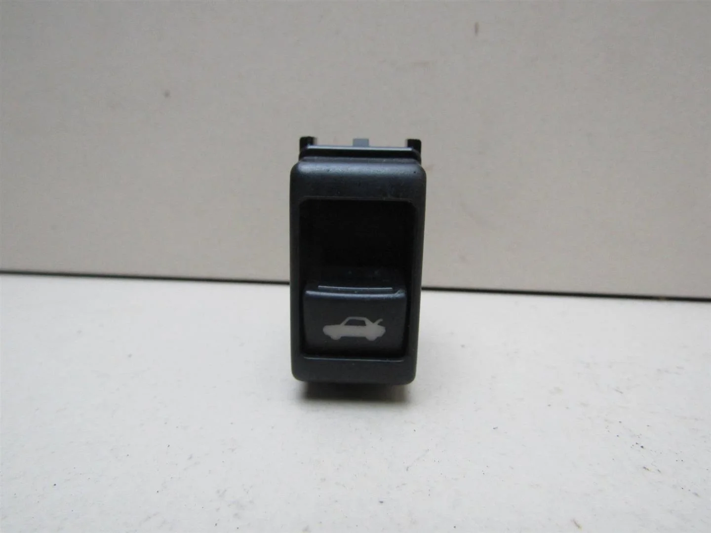 Кнопка открывания багажника Infiniti G (V36) 2007-2014  [25380JK00A]  3.7 VQ37VHR в Вологде