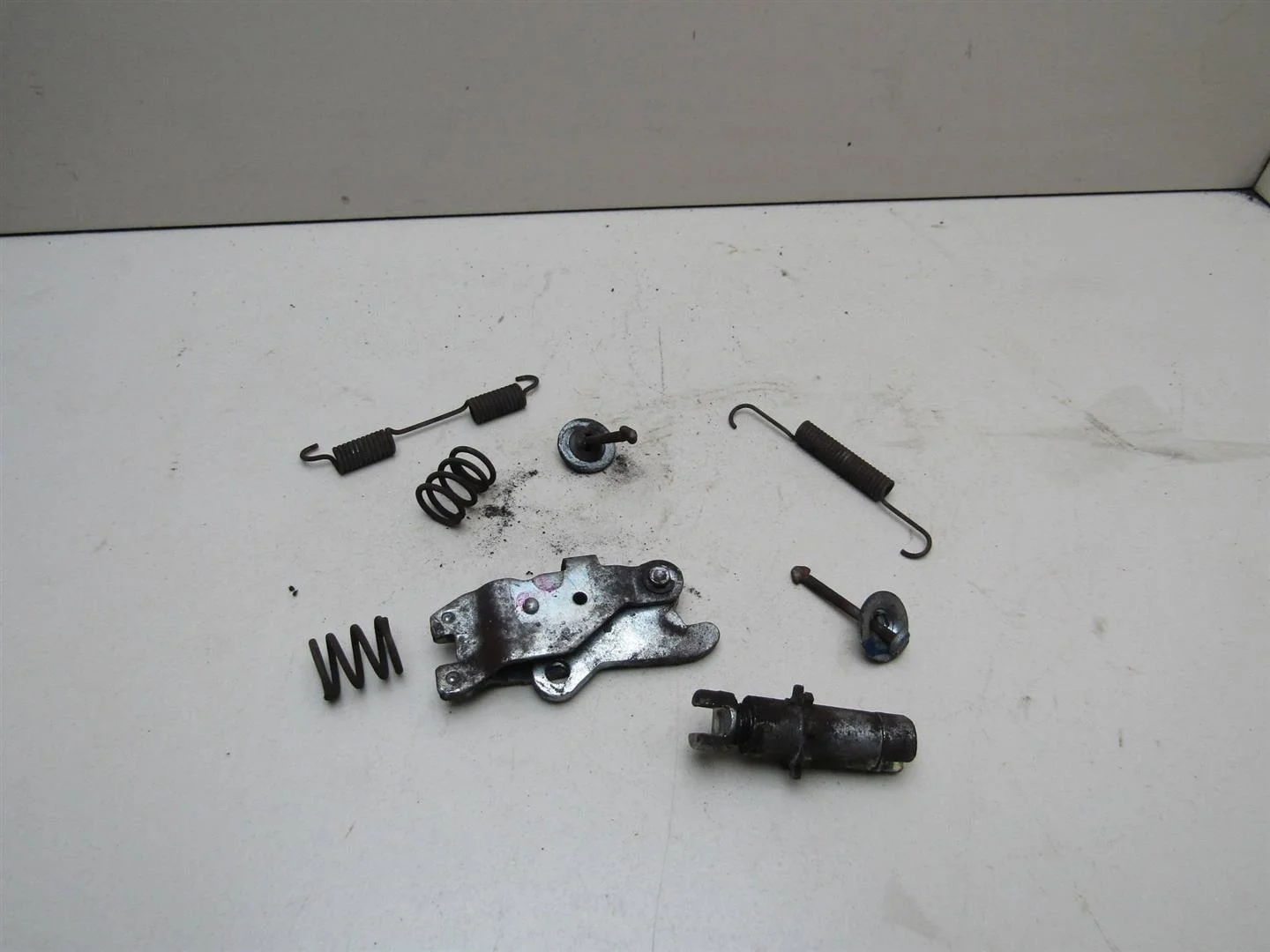 К-кт установочный задних колодок Infiniti G (V36) 2007-2014  [440508J01A]  3.7 VQ37VHR в Вологде