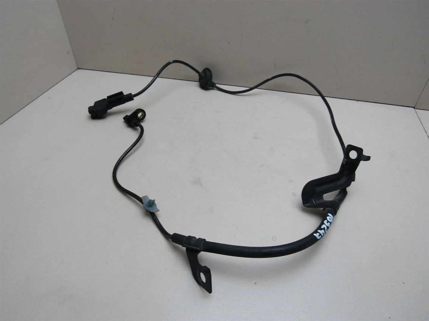 Датчик ABS задний левый Mitsubishi Outlander XL (CW) 2006-2012  [MN116243]  2.4 в Вологде