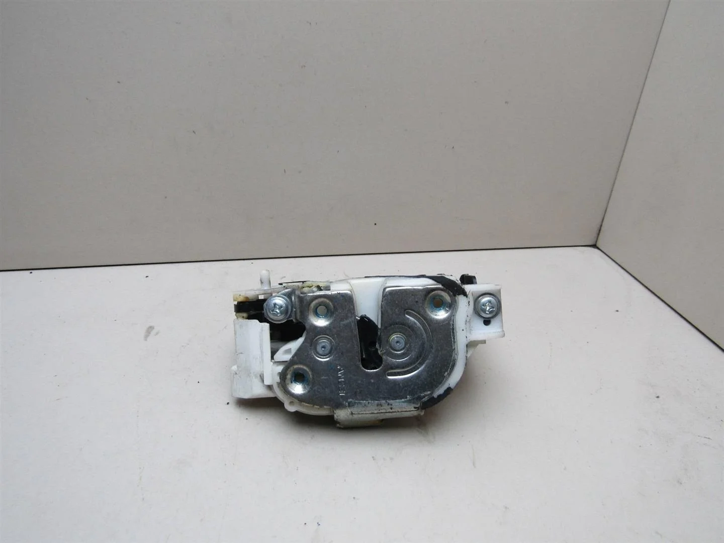 Замок двери задней правой Mitsubishi Outlander XL (CW) 2006-2012  [MN145876]  2.4 в Вологде