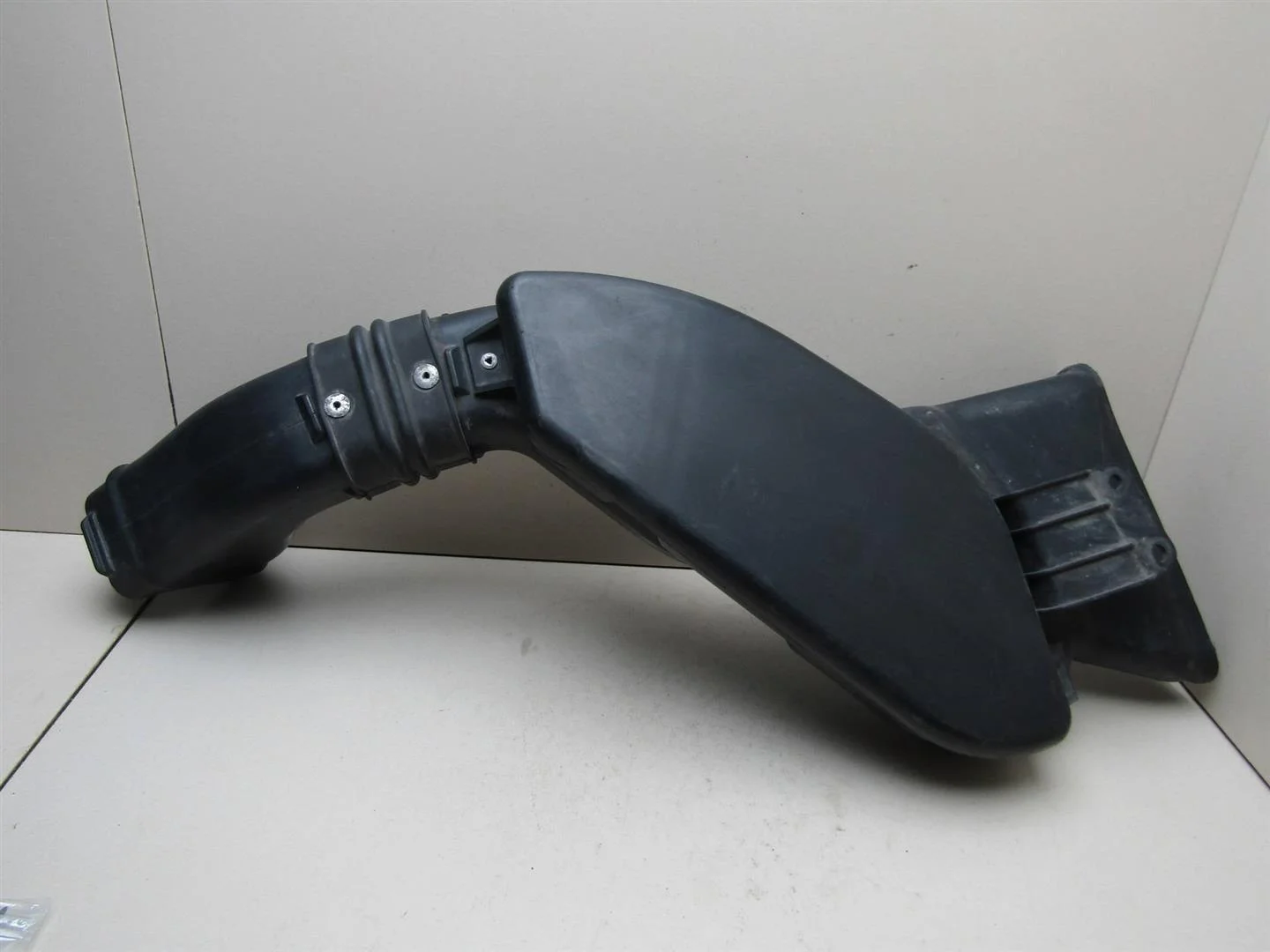 Воздухозаборник (наружный) Mitsubishi Outlander XL (CW) 2006-2012  [1505A090]  2.4 в Вологде