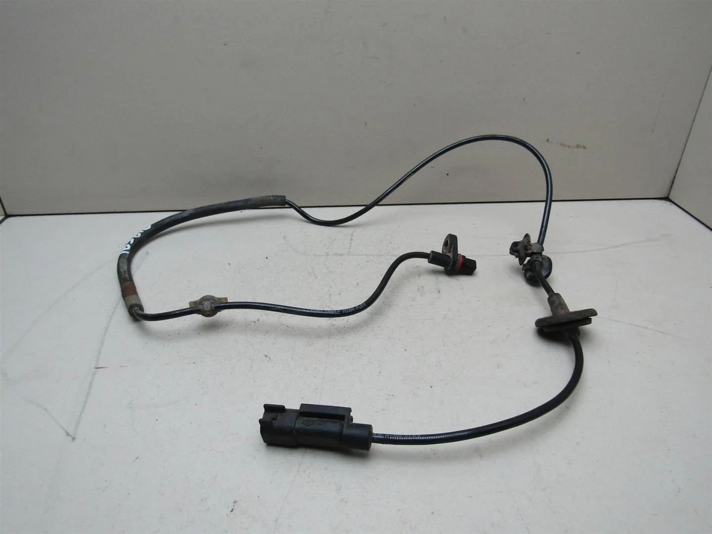 Датчик ABS задний левый Mitsubishi Outlander XL (CW) 2006-2012  [MN116243]  2.4 в Вологде