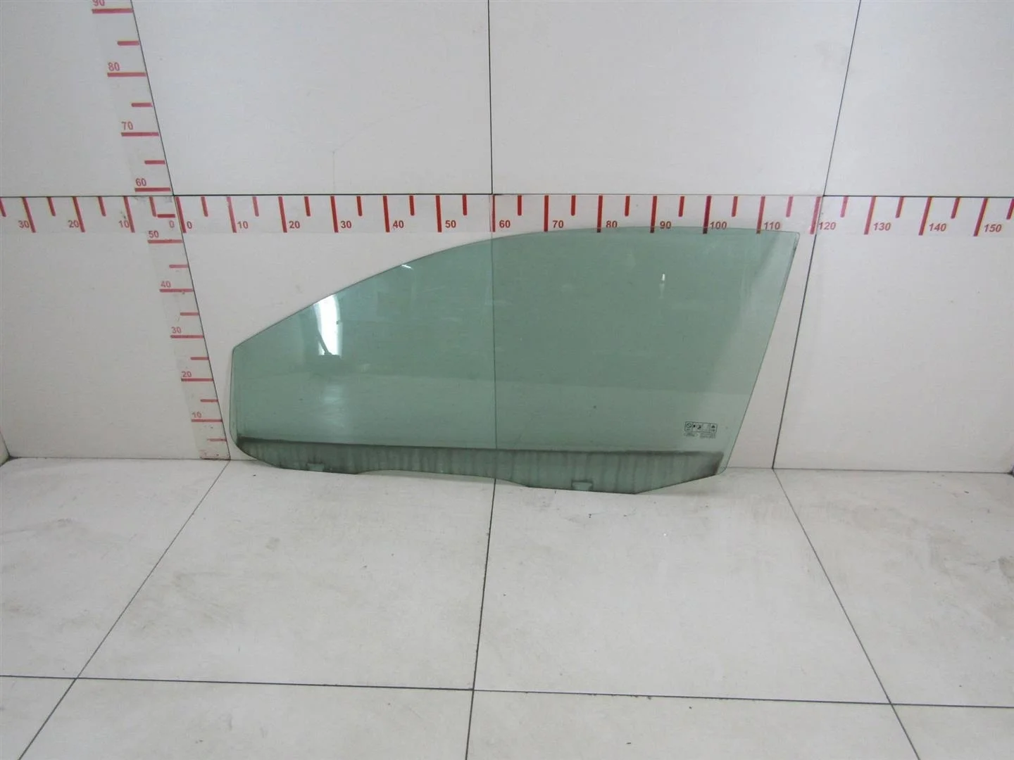 Стекло двери передней левой Ford Focus II 2005-2008  [1342626]  1.4 16V ASDA  в Вологде