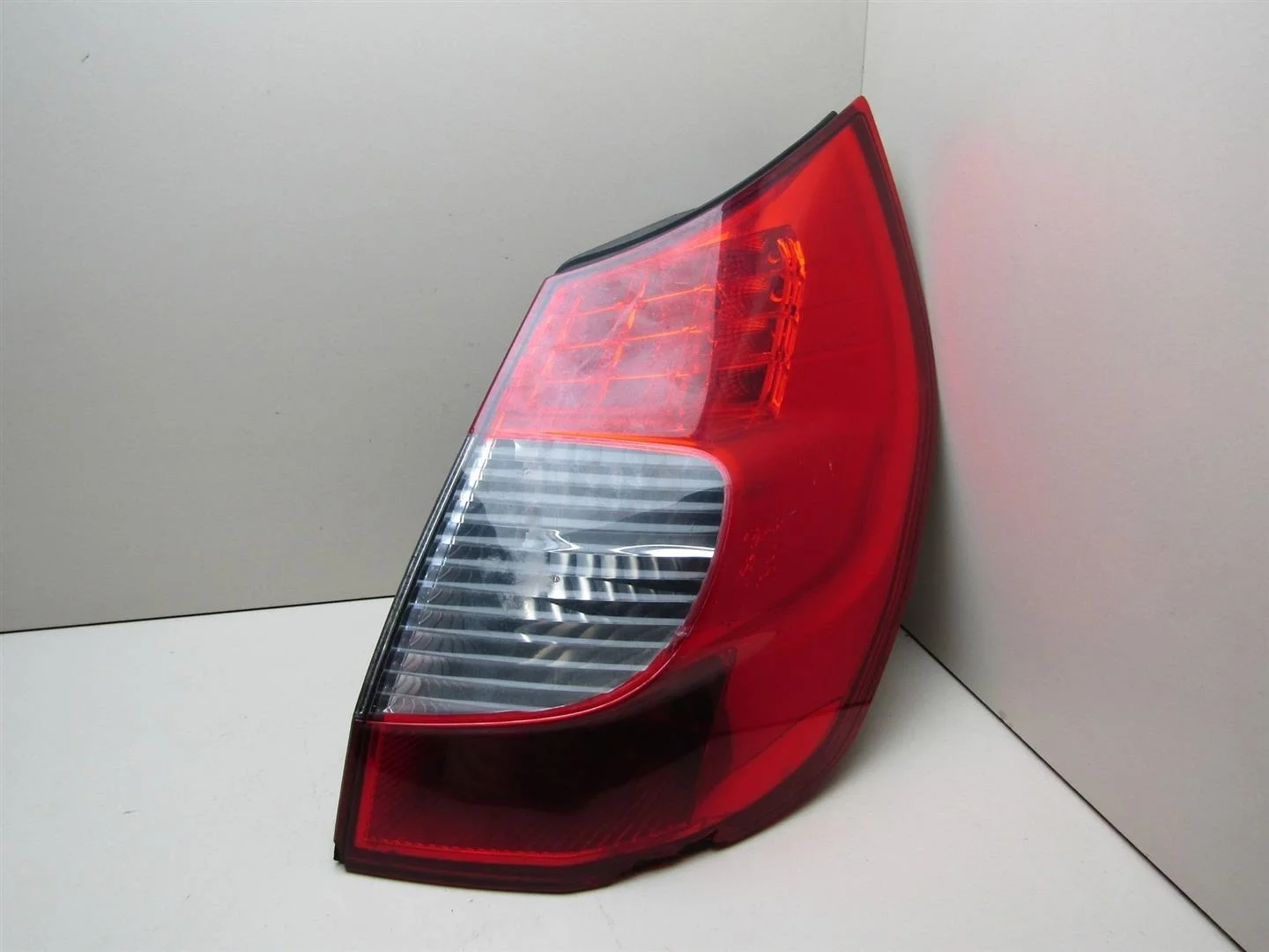 Фонарь задний правый Renault Scenic 2003-2009  [8200474327]  в Вологде