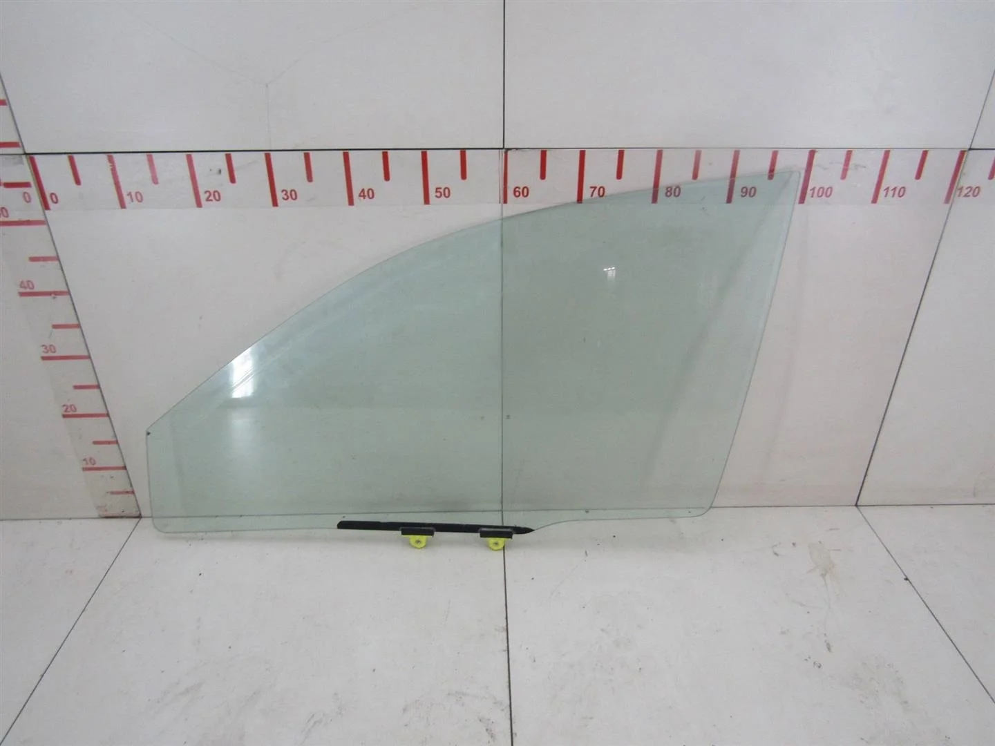 Стекло двери передней левой Mitsubishi Lancer (CS) 2003-2006  [MR525731]  1.6 16V 4G18 в Вологде