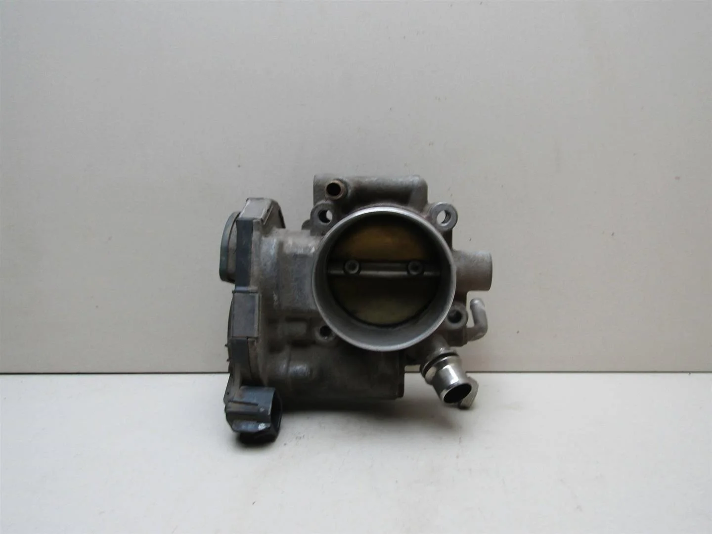 Заслонка дроссельная Chevrolet Aveo (T300) 2011-2015  [55577375]  1.6 16V F16D4 в Вологде