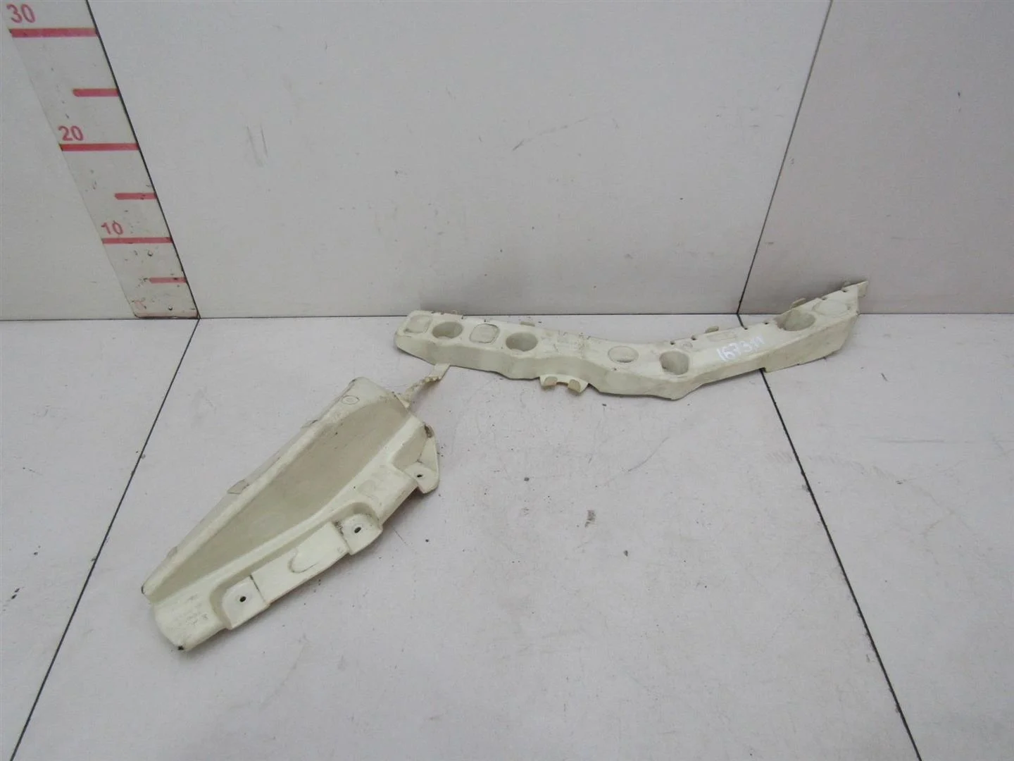 Направляющая заднего бампера правая Chevrolet Aveo (T300) 2011-2015  [95936815]  1.6 16V F16D4 в Вологде