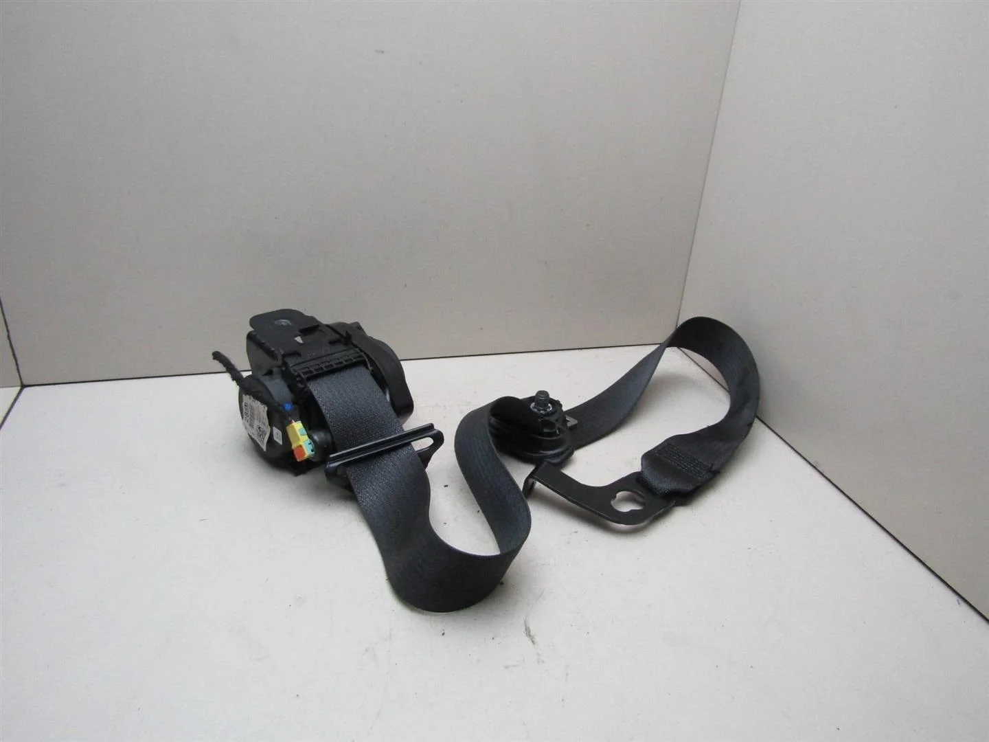 Ремень безопасности с пиропатроном Chevrolet Aveo (T300) 2011-2015  [94832889]  1.6 16V F16D4 в Вологде