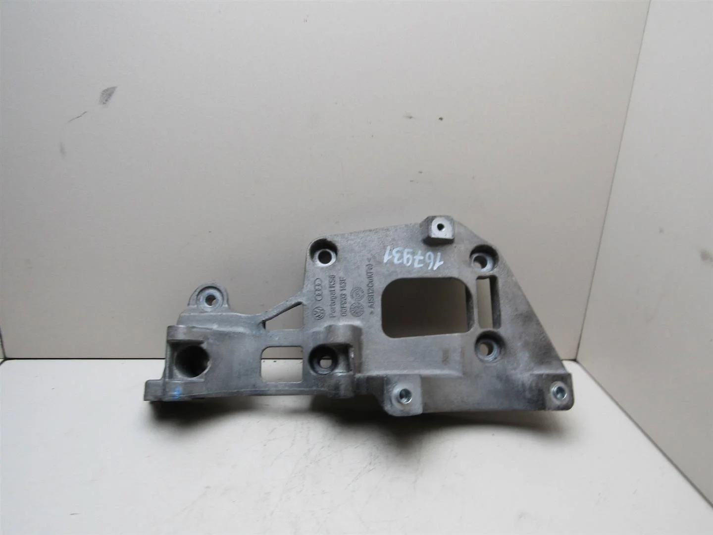 Кронштейн генератора Skoda Octavia (A5 1Z-) 2004-2013  [06F903143F]  1.6 BSE в Вологде