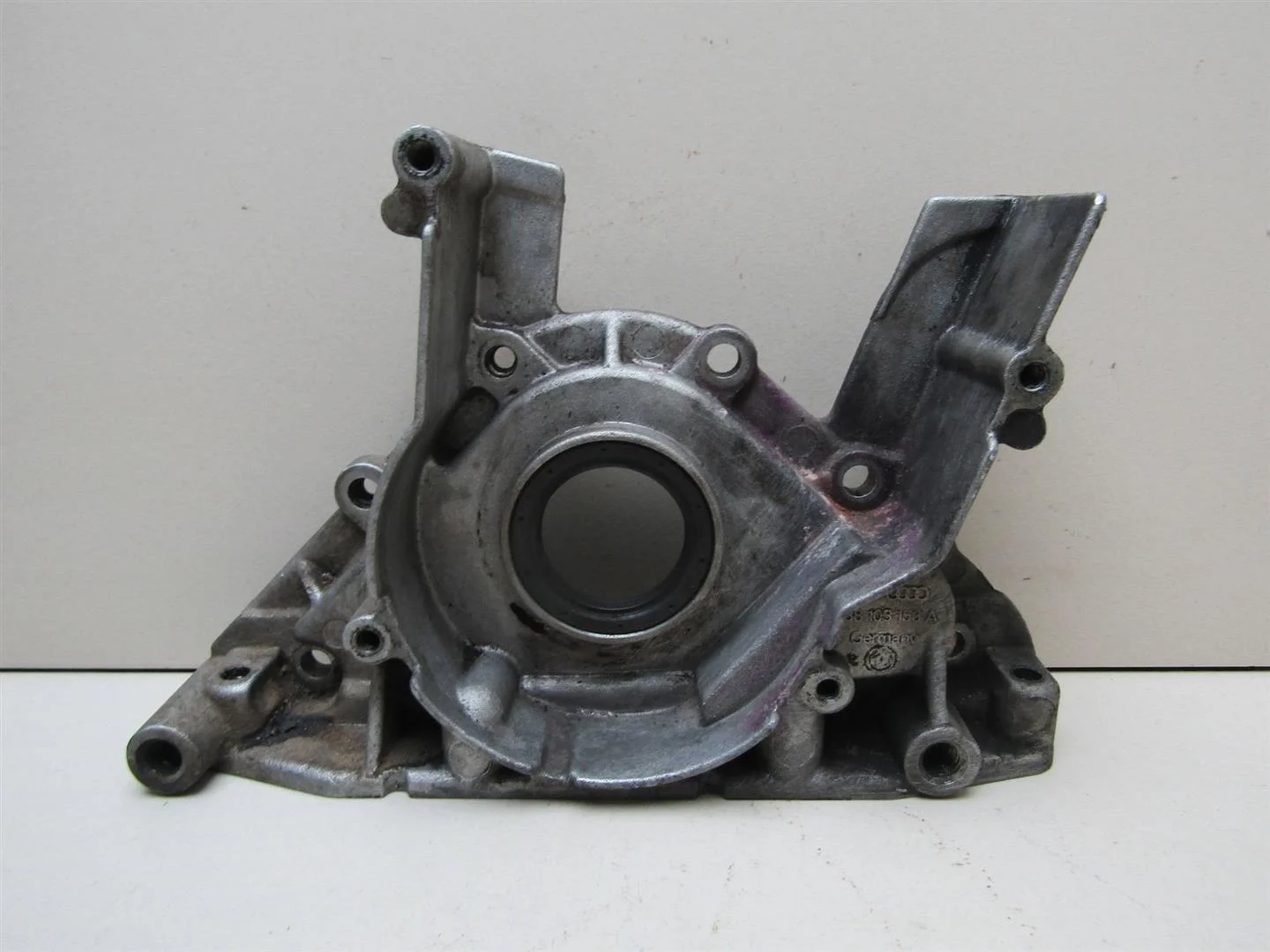 Крышка двигателя передняя VW Golf IV \Bora 1997-2005  [038103153B]  1.6 1.8 2.0   в Вологде