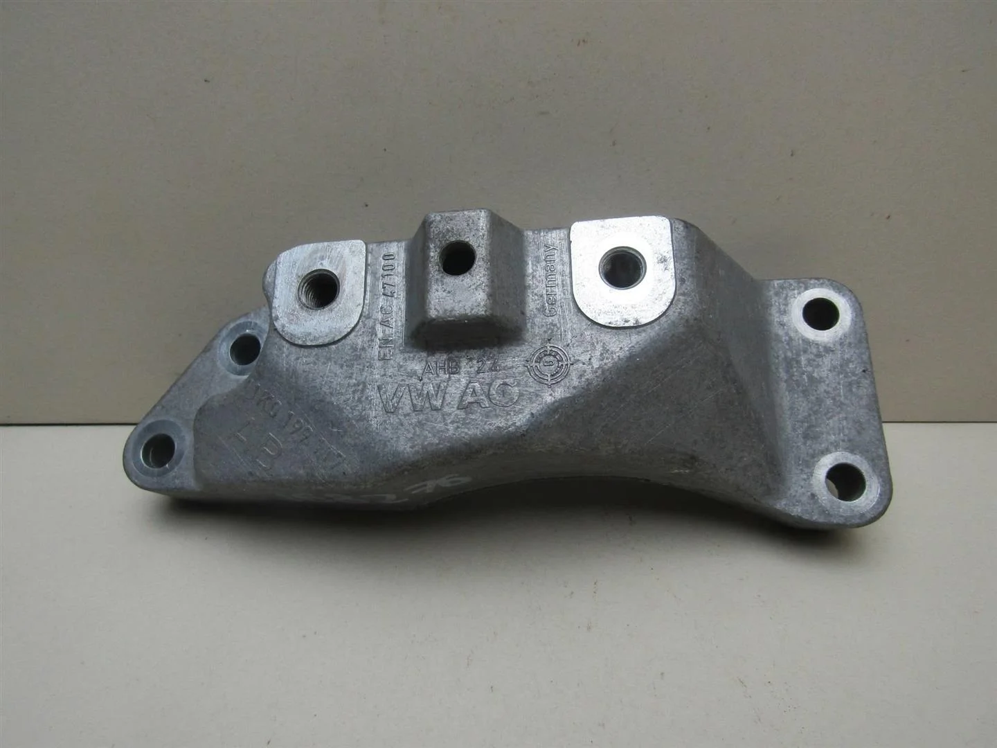 Кронштейн КПП VW Passat (B6) 2005-2010  [1K0199117AB]  в Вологде