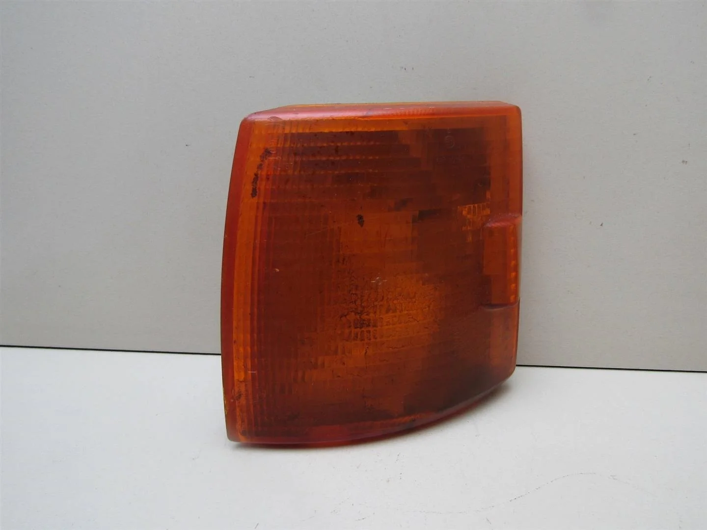 Указатель поворота левый желтый VW Transporter T4 1991-1995  [701953049]  в Вологде