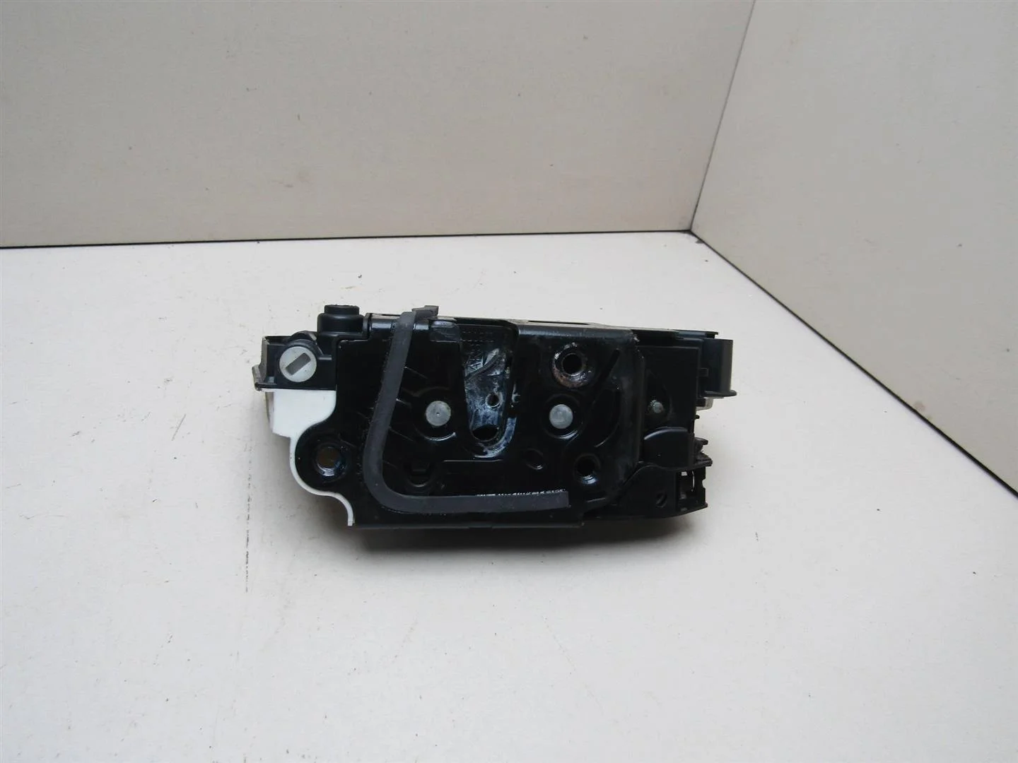 Замок двери задней левой Skoda Superb 2008-2015  [5N0839015G]  в Вологде