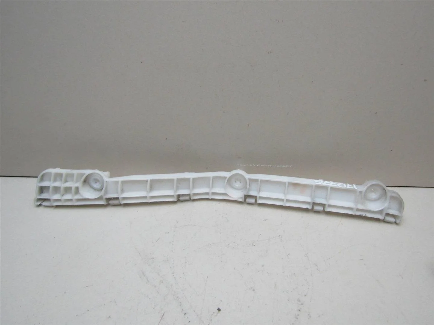 Направляющая заднего бампера правая Mitsubishi Outlander XL (CW) 2006-2012  [6410A222 ]  2.4 в Вологде