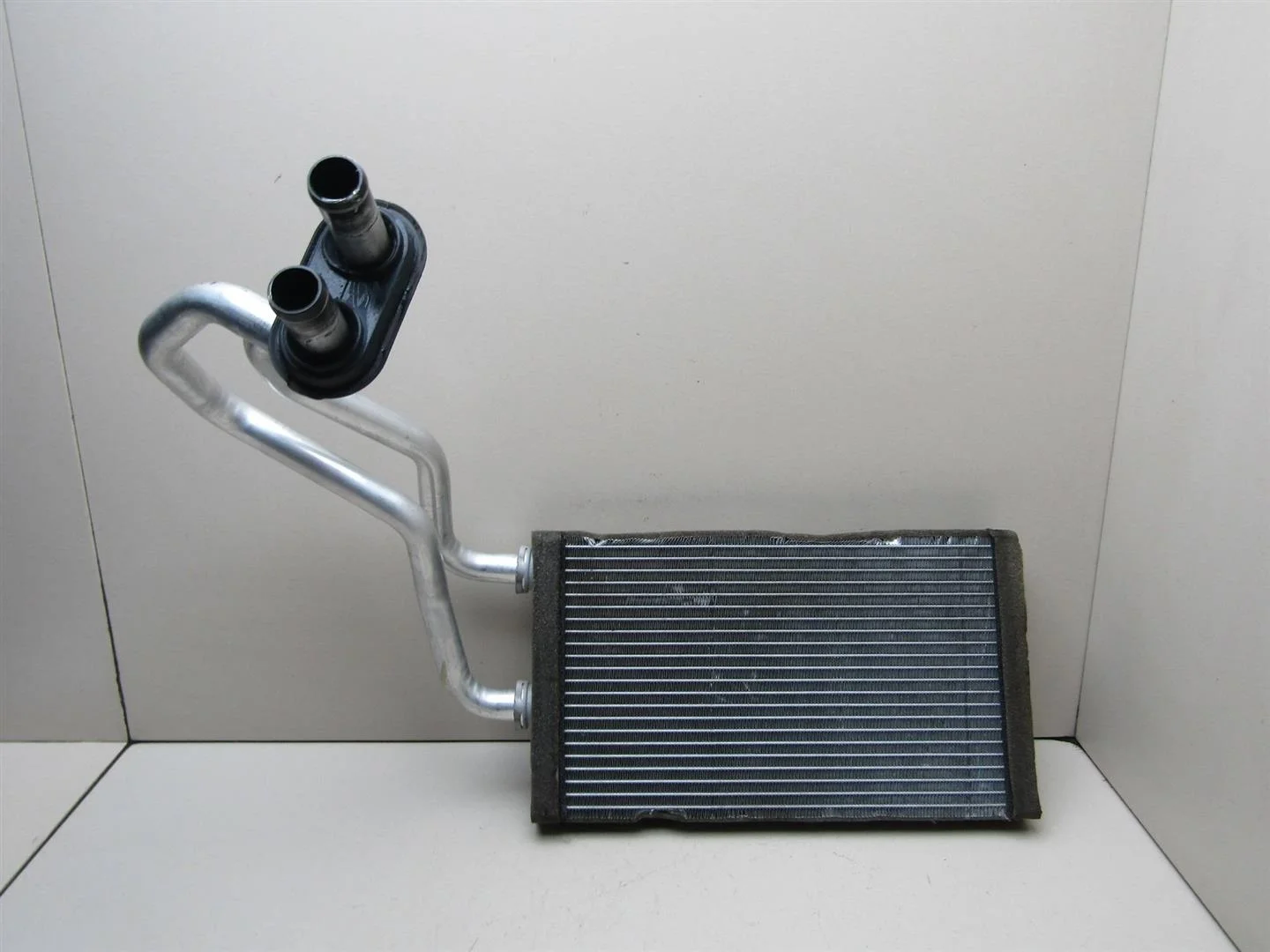 Радиатор отопителя Suzuki Grand Vitara 2006-2015  [7412064J90]  2.4 J24B в Вологде