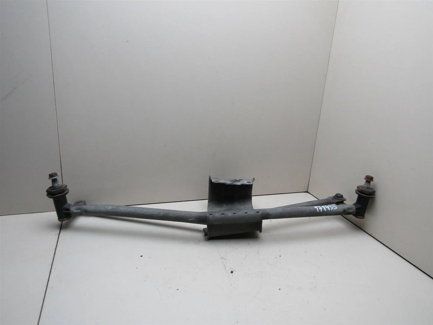 Трапеция стеклоочистителей Mercedes Benz Sprinter 1995-2006  [A9018200081 ]  в Вологде