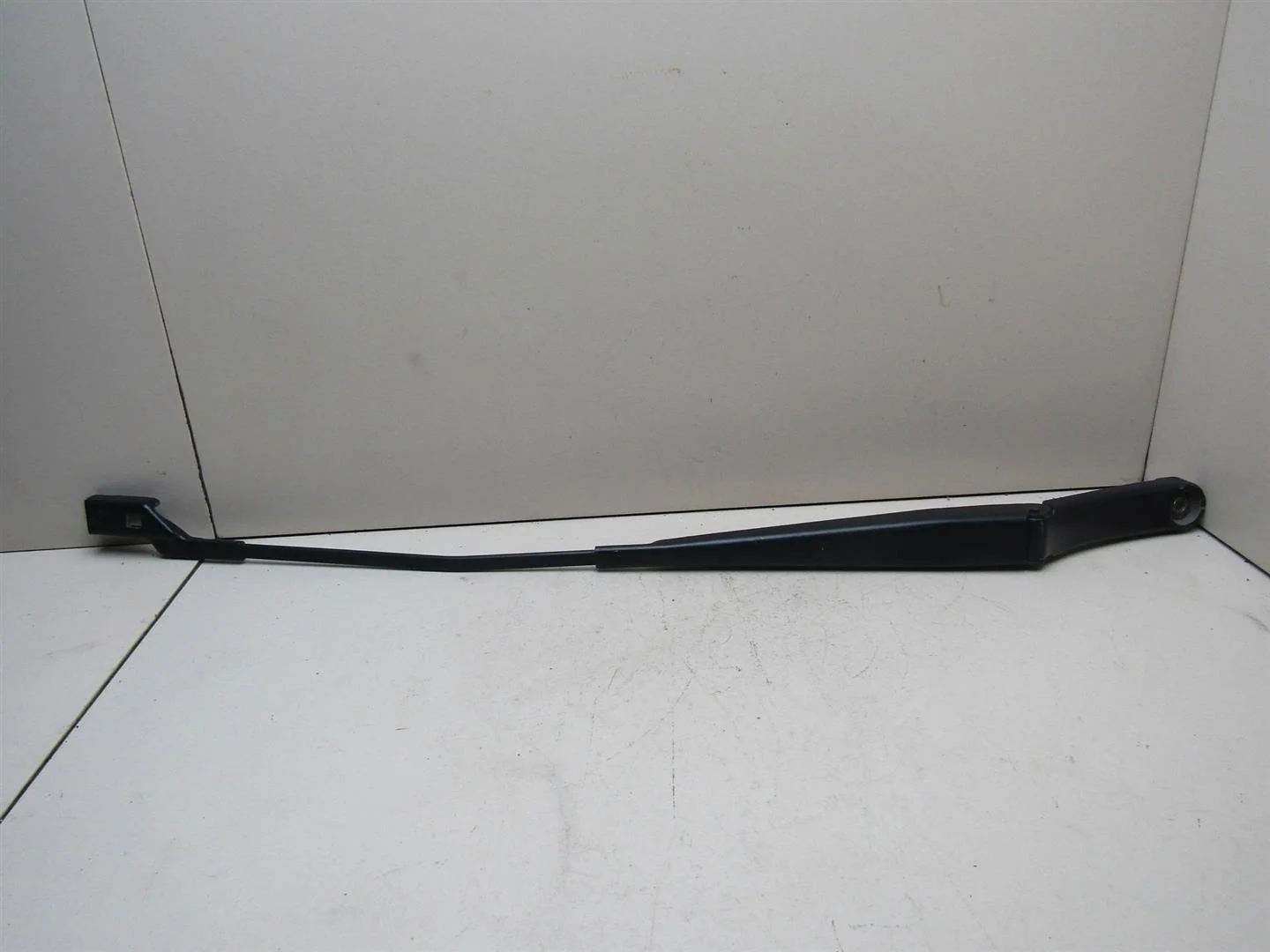 Поводок стеклоочистителя передний правый VW Passat (B6) 2005-2010  [3C1955410B]  в Вологде
