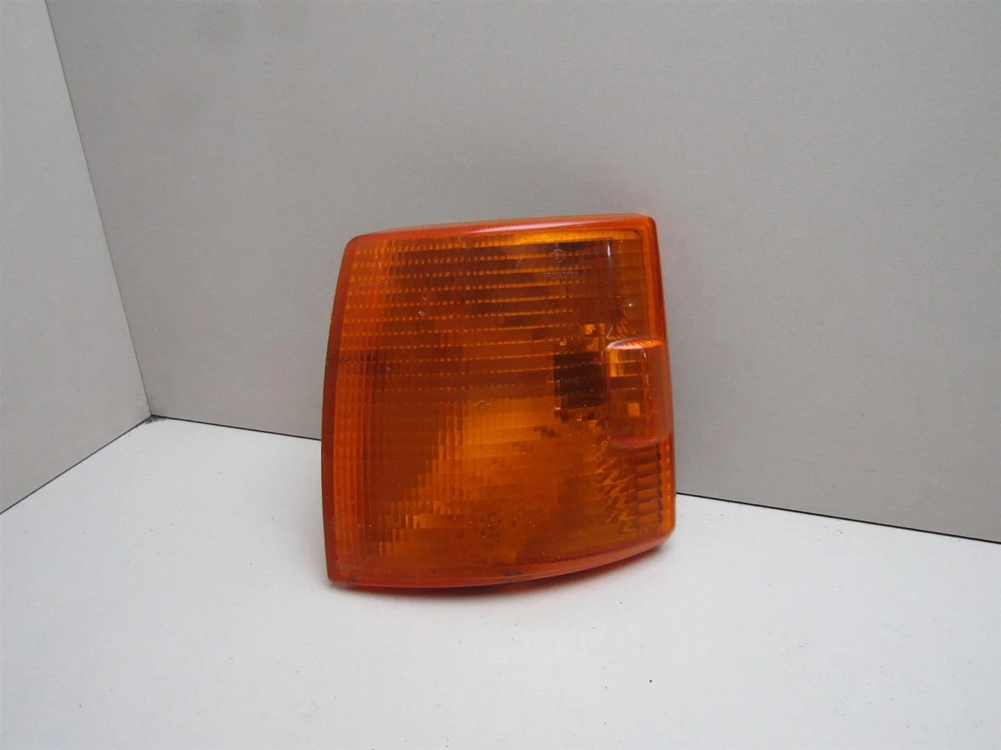 Указатель поворота левый желтый VW Transporter T4 1991-1995  [701953049]  в Вологде