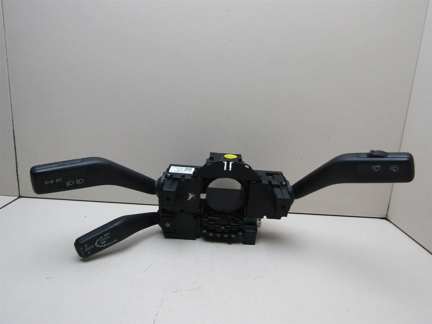 Переключатель подрулевой в сборе VW Passat (B6) 2005-2010  [3C5953513B9B9]  в Вологде
