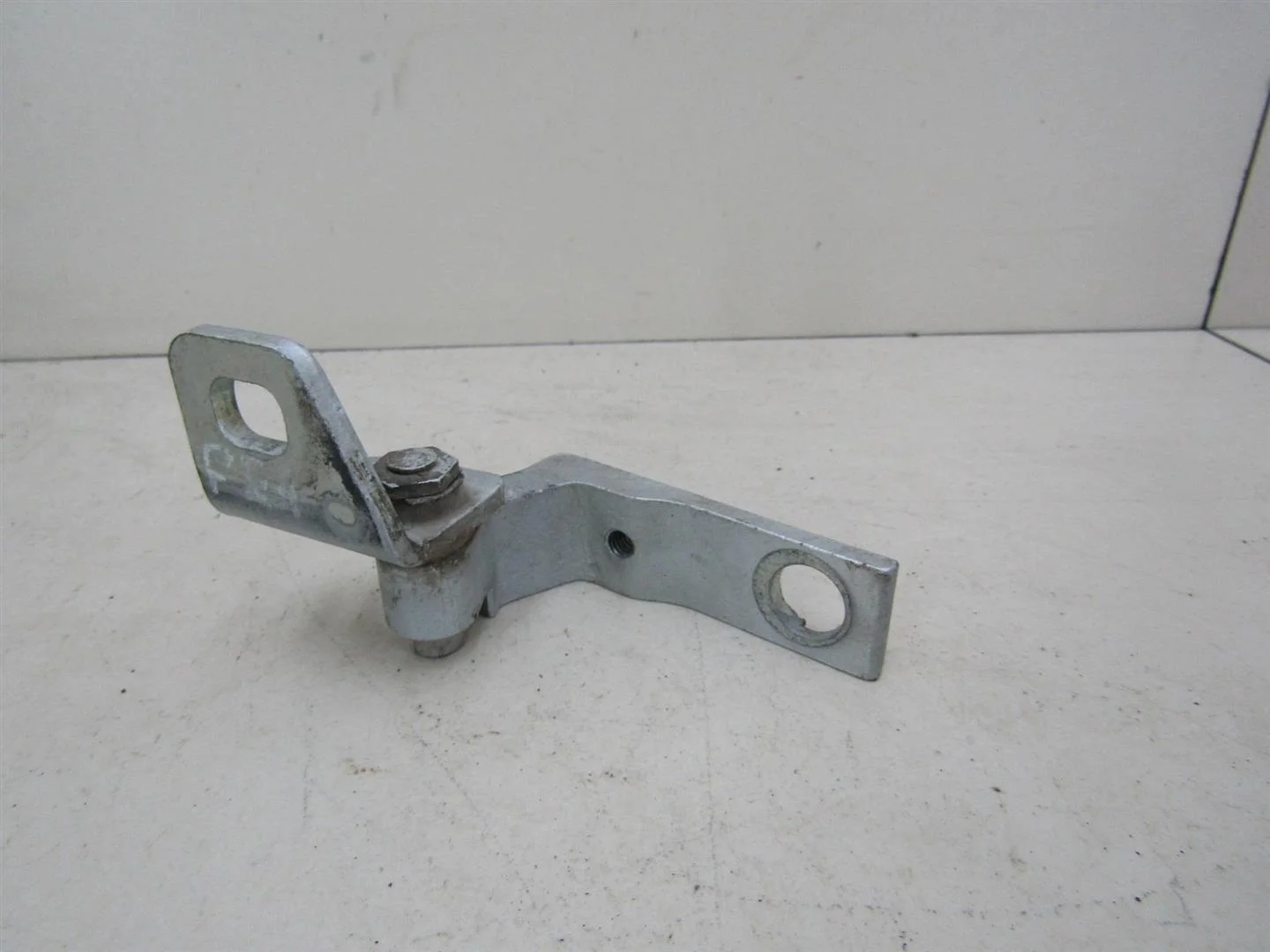 Петля двери Ford Focus III 2011-2019  [1751697]  1.6 IQDB в Вологде