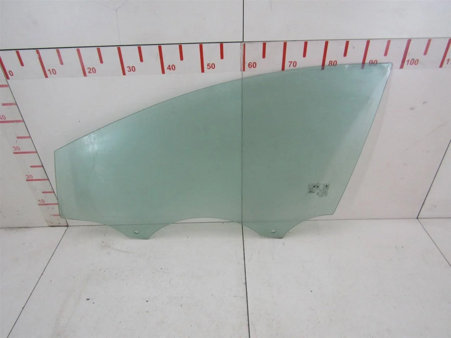 Стекло двери передней левой Ford Focus III 2011-2019  [1742302]  1.6 IQDB в Вологде