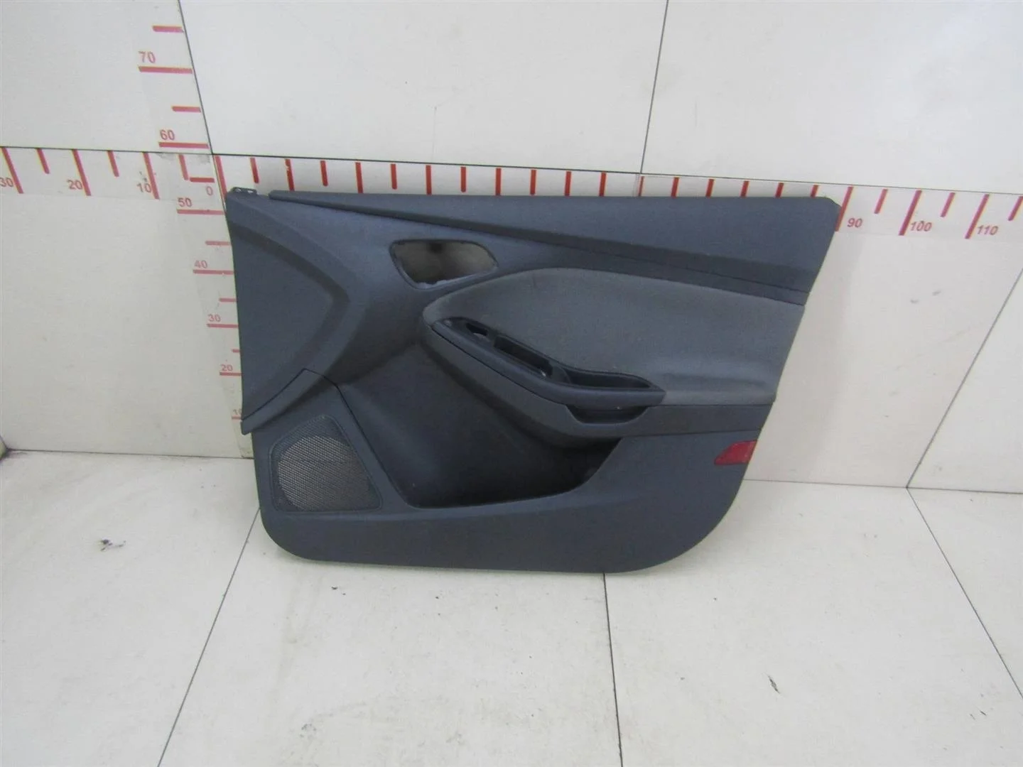 Обшивка двери передней правой Ford Focus III 2011-2019  [1797069]  1.6 IQDB в Вологде