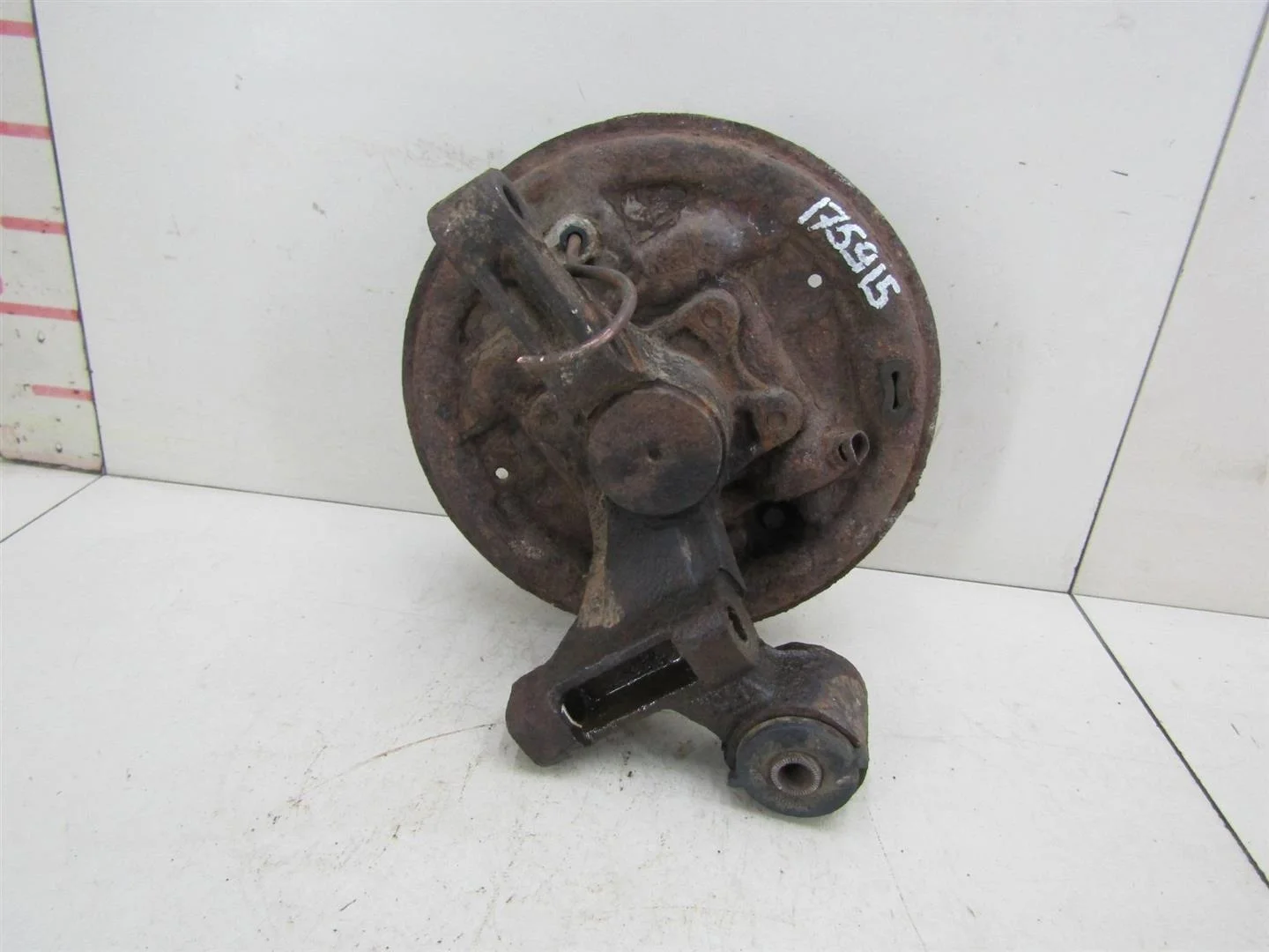 Кулак поворотный задний левый Hyundai Elantra 2000-2005  [527502D000]  2.0 16V G4GC в Вологде