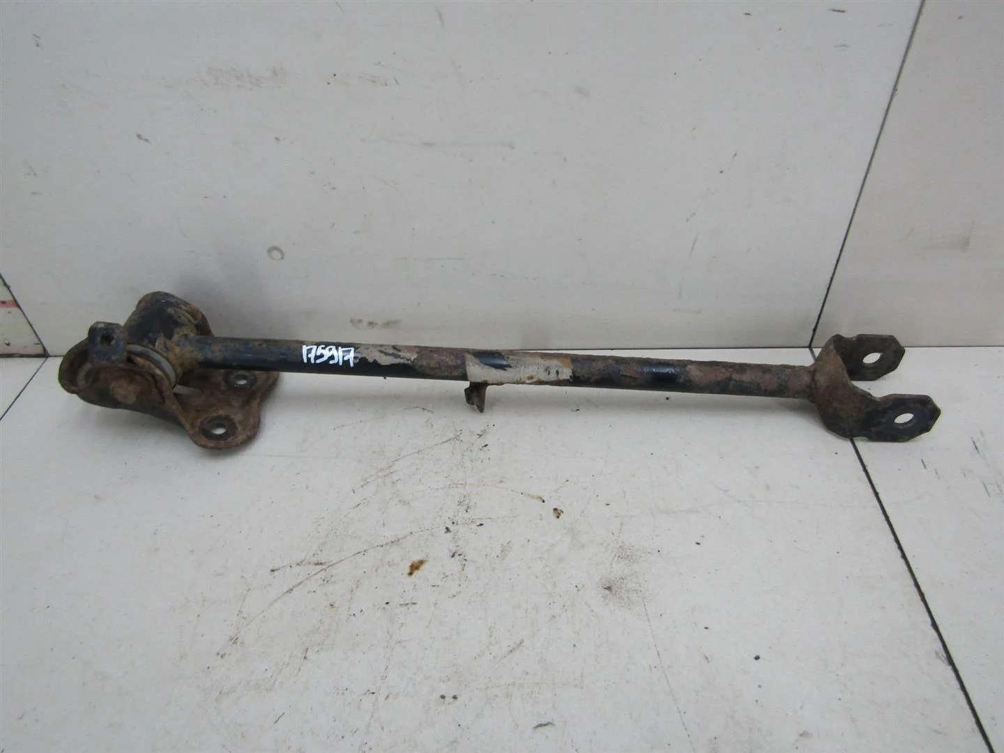 Тяга задняя продольная левая Hyundai Elantra 2000-2005  [551002D000]  2.0 16V G4GC в Вологде