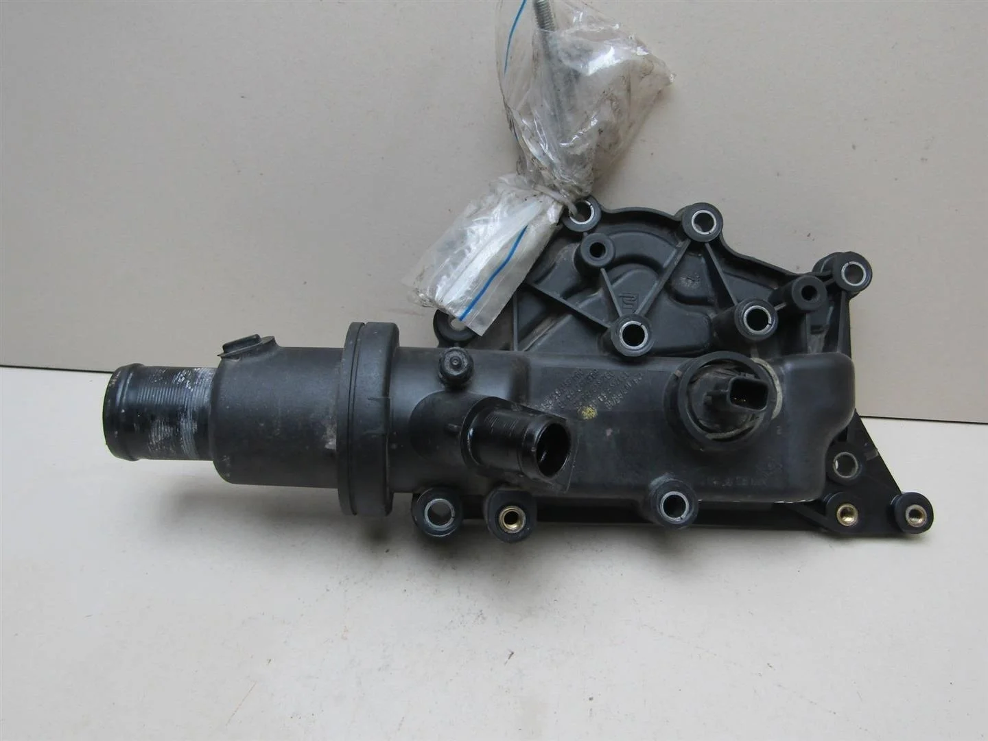 Корпус термостата Renault Megane II 2002-2009  [8200561434]  1.6 16V K4M812 в Вологде