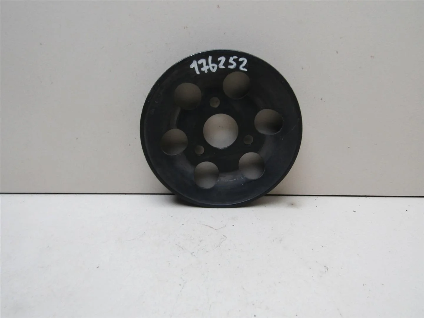 Шкив насоса гидроусилителя Audi A4 (B5) 1994-2002  [058145255E]  1,8T AWM в Вологде