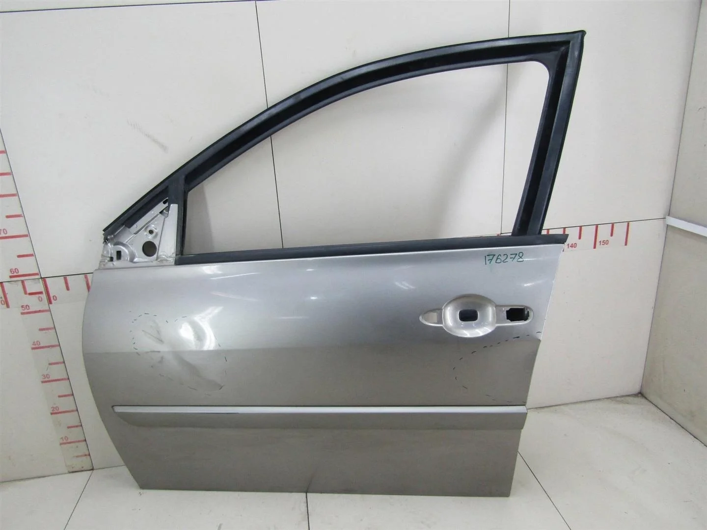 Дверь передняя левая Renault Megane II 2002-2009  [7751473728]  1.6 16V K4M812 в Вологде