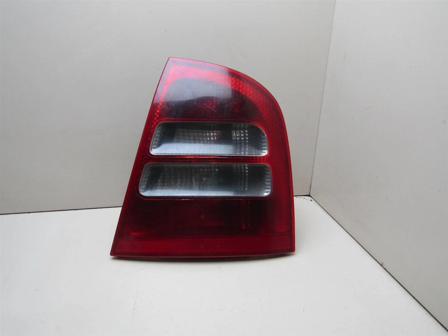 Фонарь задний правый Skoda Octavia (A4 1U-) 2000-2011  [1U6945112C]  в Вологде