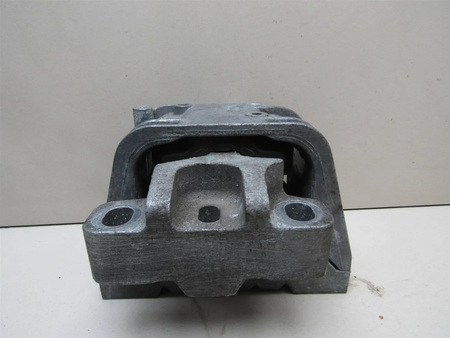 Опора двигателя правая VW Golf VI 2009-2012  [1K0199262J]  в Вологде