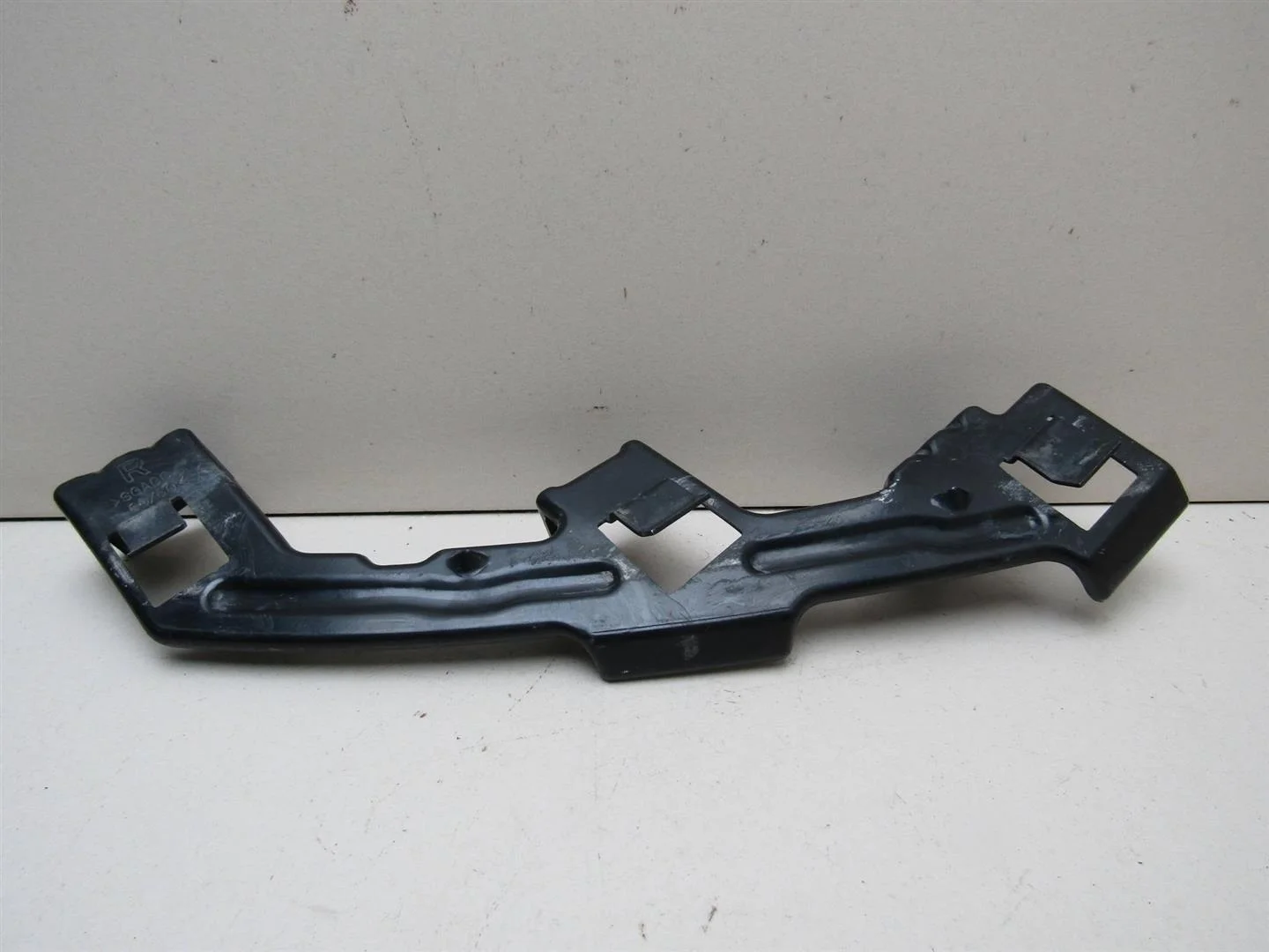 Кронштейн переднего бампера правый Kia Sorento (XM) 2009-2020  [865562P000]  2.4 16v G4KE в Вологде