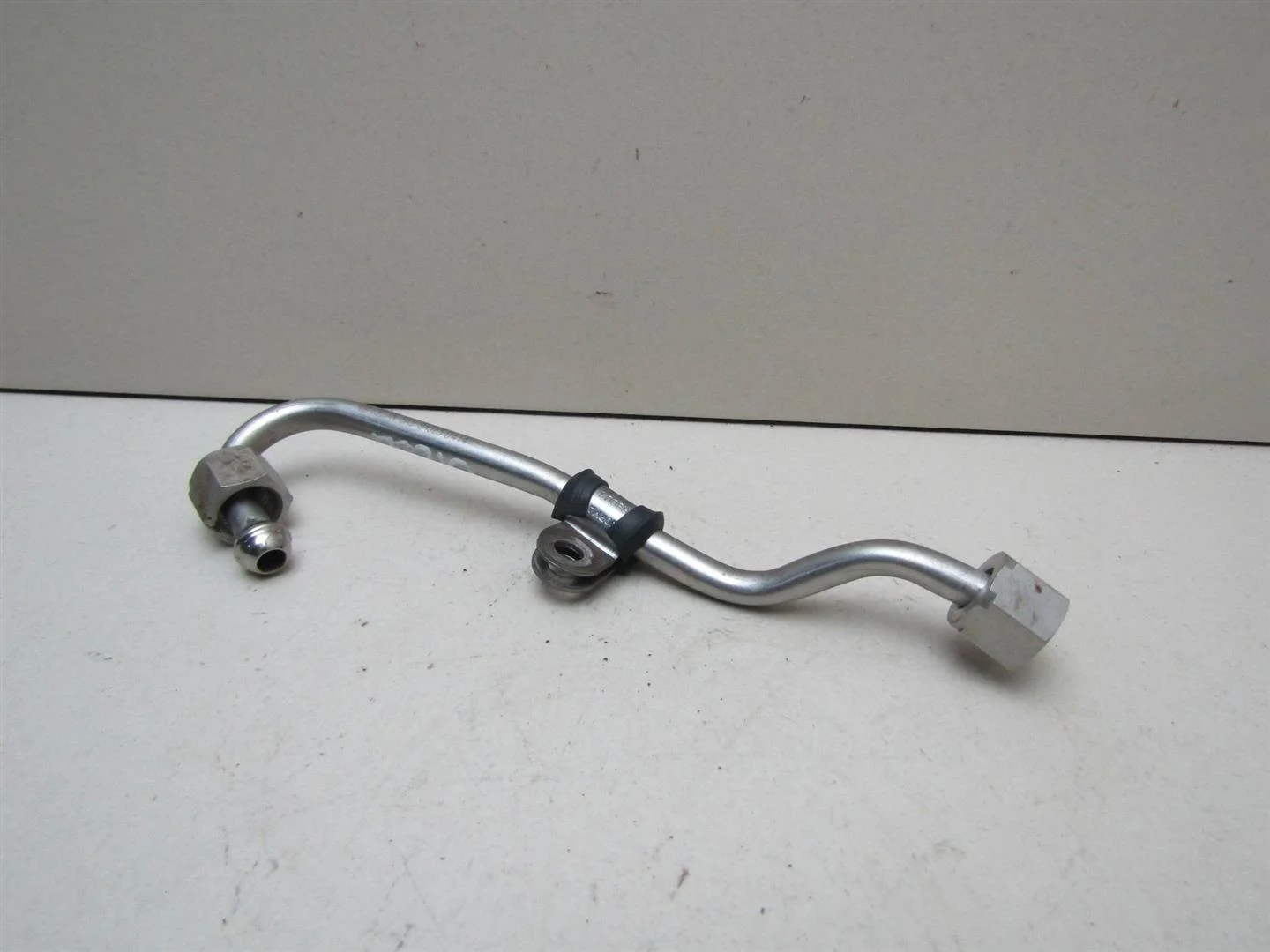 Трубка топливная VW Passat (B7) 2011-2015  [03C130241AN]  1.4 CAX в Вологде