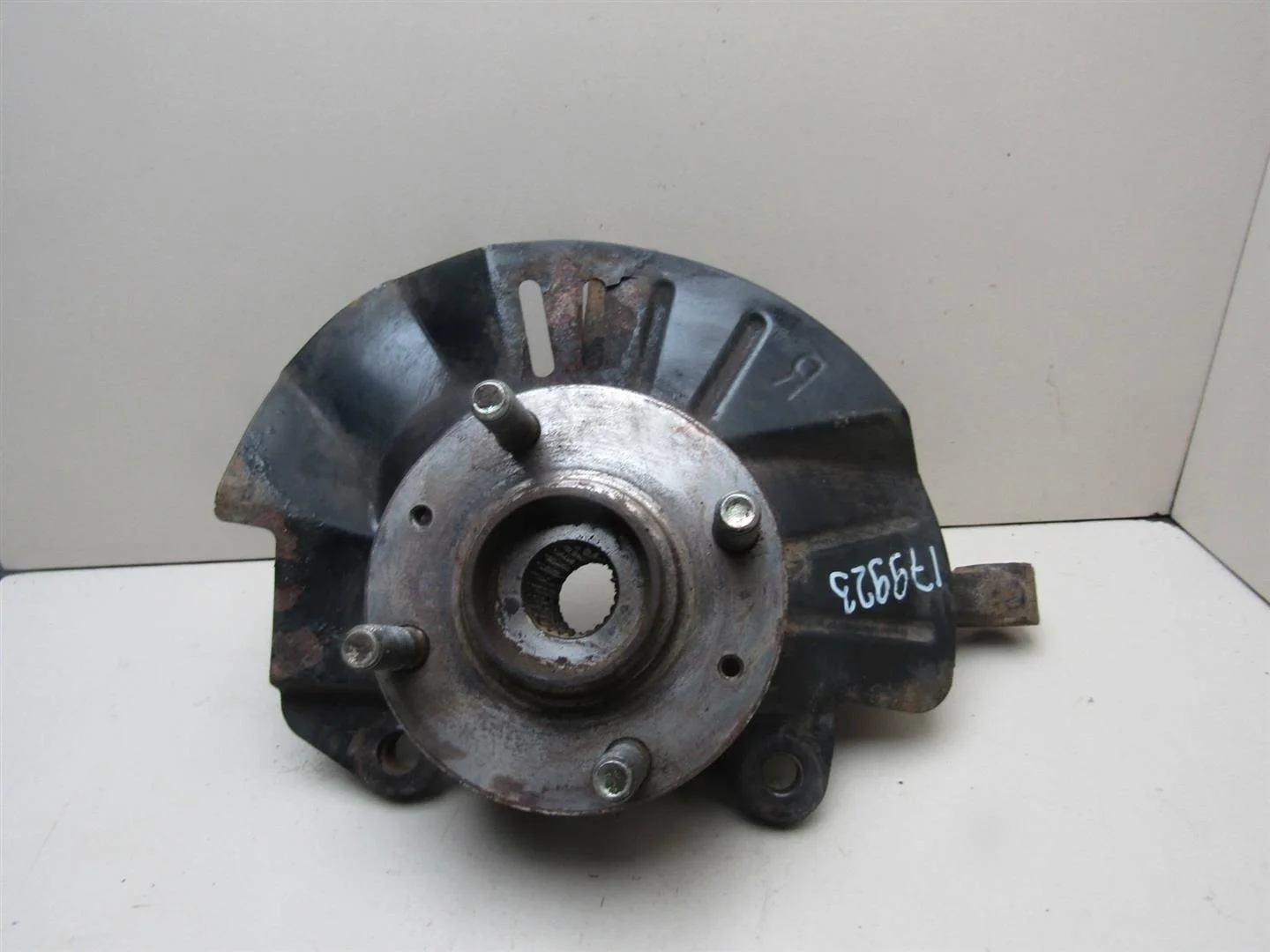 Кулак поворотный передний правый Hyundai Solaris 2017>  [51716H5000]  1.6 G4FG  в Вологде