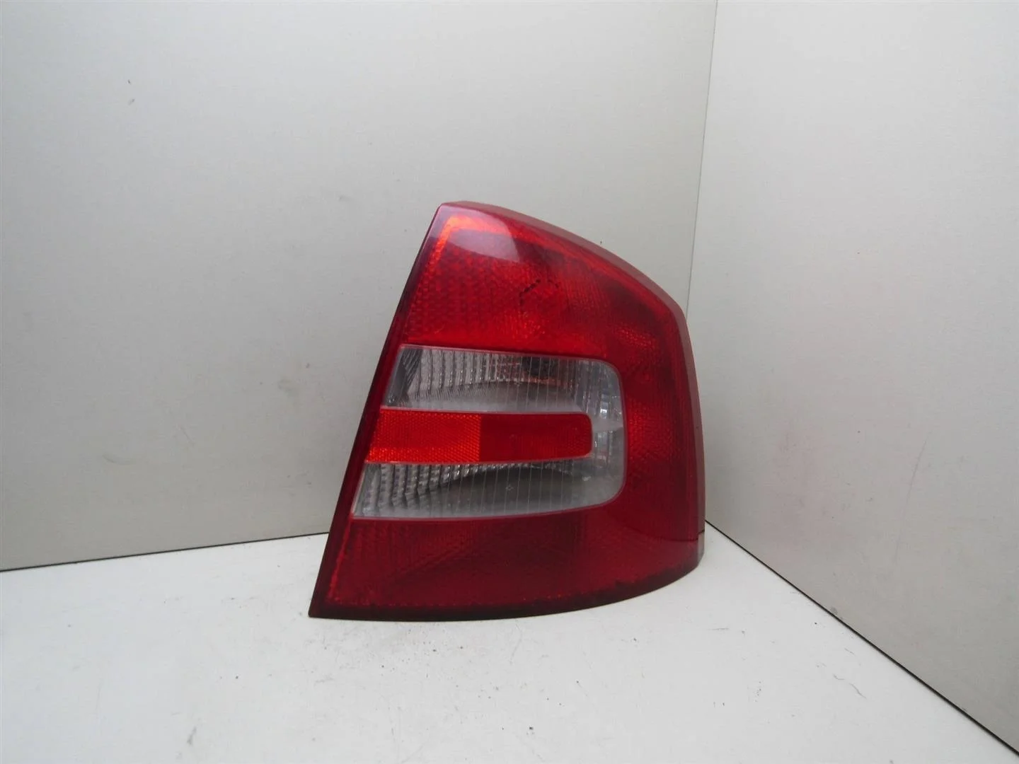 Фонарь задний правый Skoda Octavia (A5 1Z-) 2004-2013  [1Z5945112A]  в Вологде
