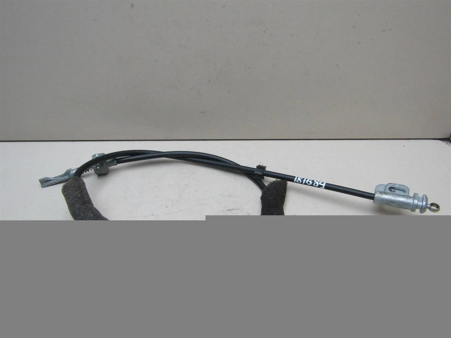 Трос замка зажигания Audi A4 (B5) 1994-2002  [8D1713575]  в Вологде