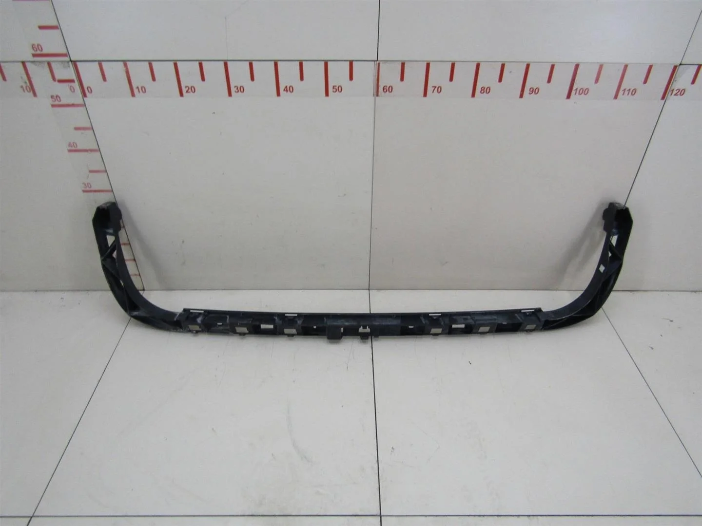 Направляющая заднего бампера центральная VW Passat (B6) 2005-2010  [3C9807861]  в Вологде