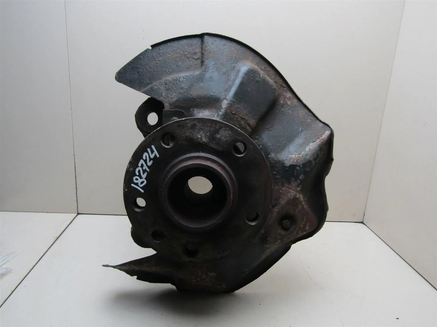 Кулак поворотный передний левый VW Transporter T5 2003-2015  [7H0407257G]  в Вологде