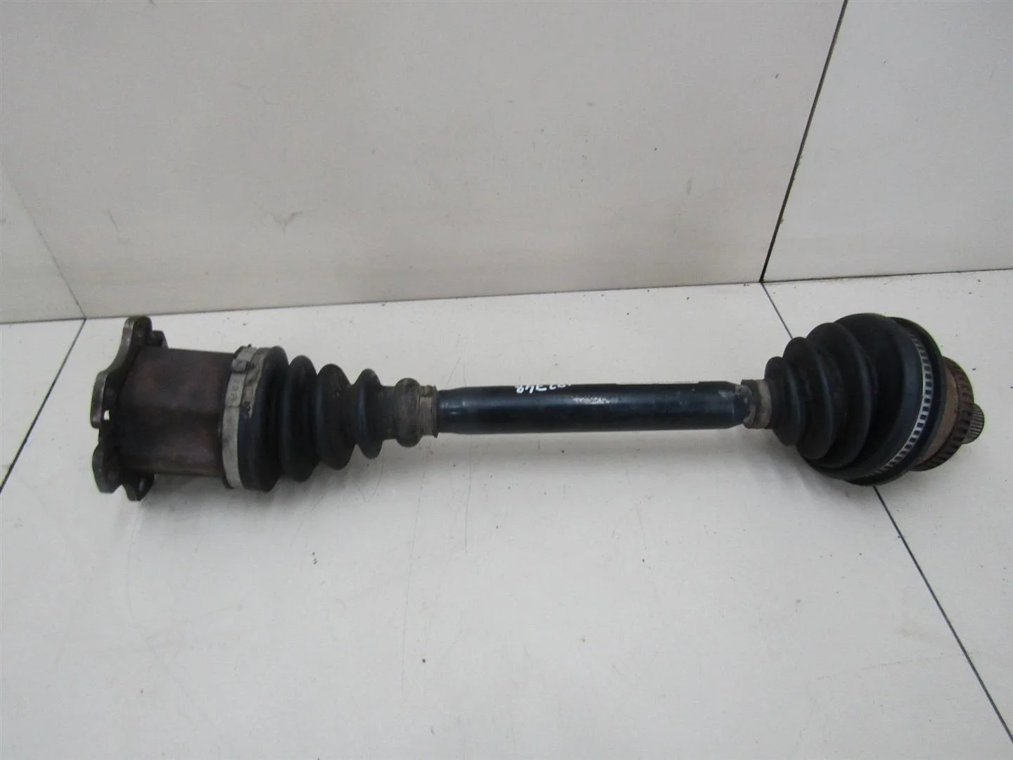 Полуось передняя Audi A6 (C5) 1997-2004  [4B0407271AS]  в Вологде