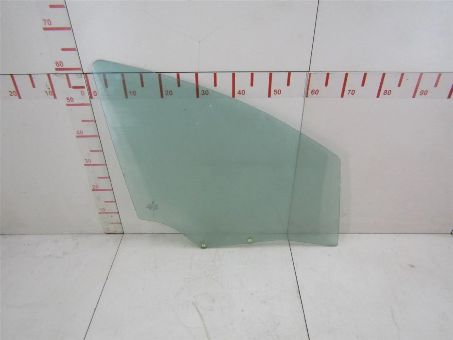 Стекло двери передней правой Peugeot 307 2001-2007  [920288]  в Вологде