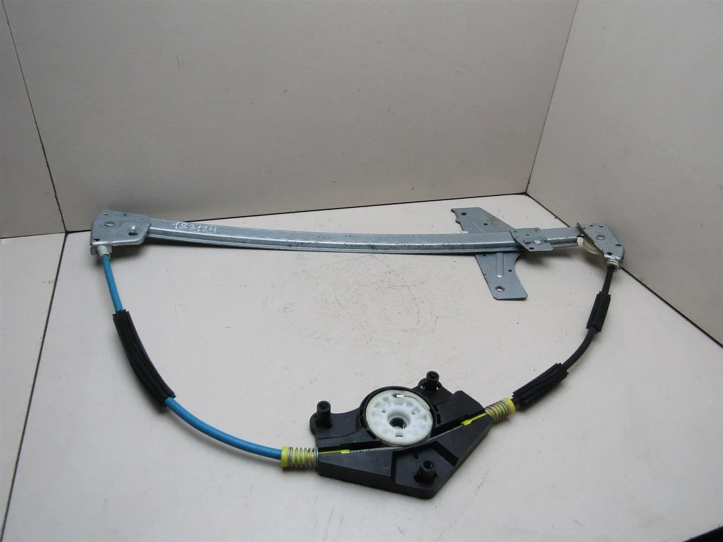 Стеклоподъемник электр. передний правый Peugeot 307 2001-2007  [9222J9]  в Вологде