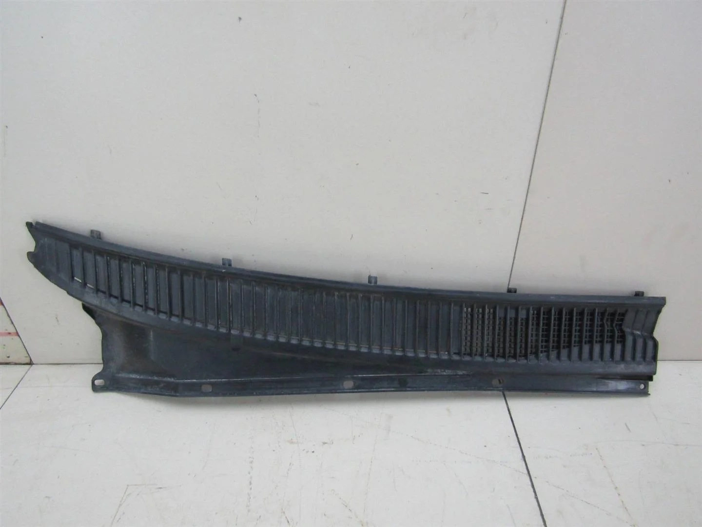 Решетка стеклооч. (планка под лобовое стекло) Toyota Land Cruiser (100) 1998-2007  [5578260030]  4.7 32V 2UZFE в Вологде