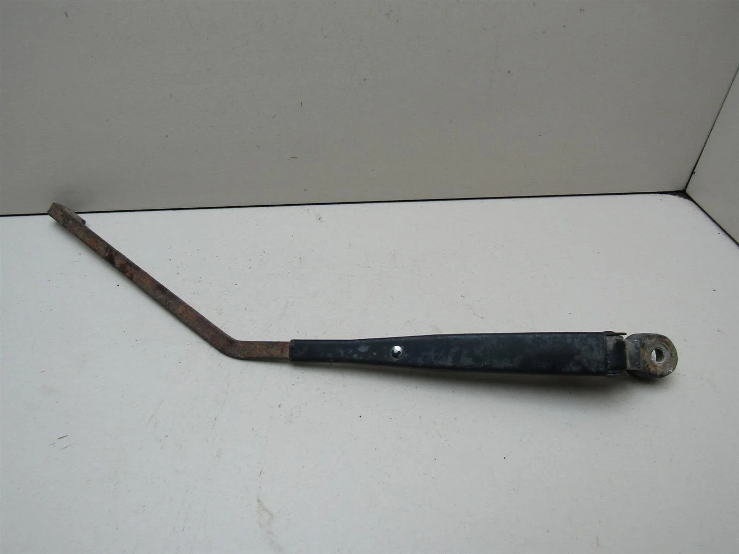 Поводок стеклоочистителя заднего Toyota Land Cruiser (100) 1998-2007  [8524160070 ]  4.7 32V 2UZFE в Вологде