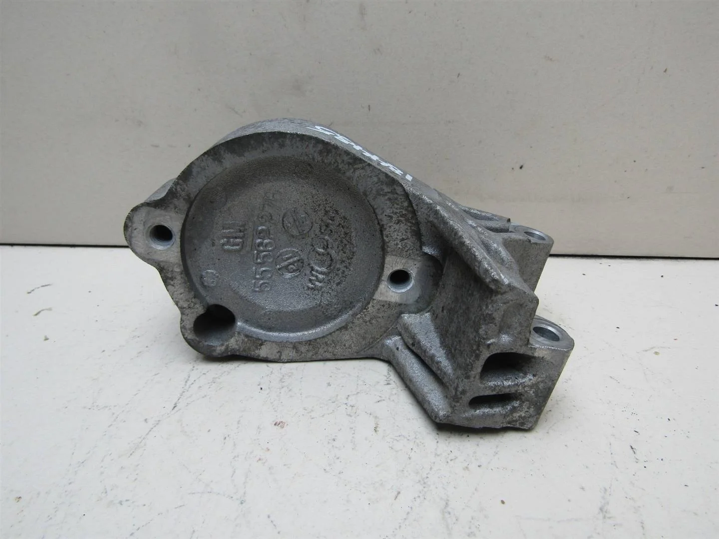 Кронштейн гидроусилителя Chevrolet Cruze 2009-2016  [55562276]  1.6 1.8 в Вологде