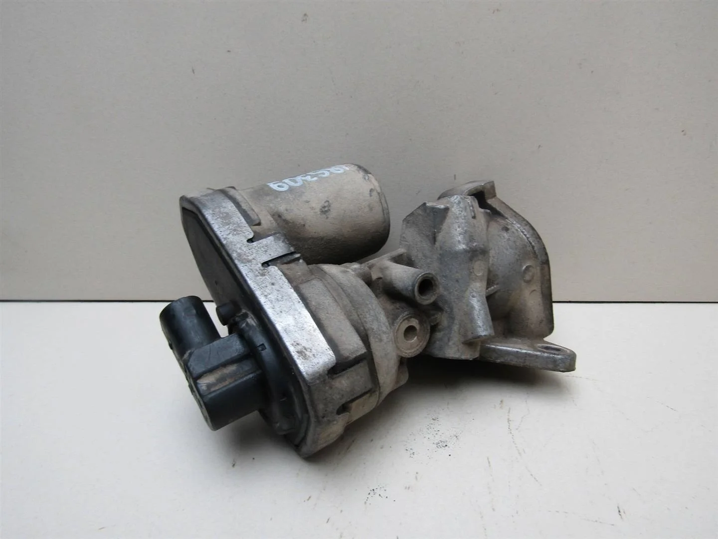 Клапан рециркуляции выхлопных газов Ford Transit 2006-2013  [1480560]  2.2 16V QVFA в Вологде